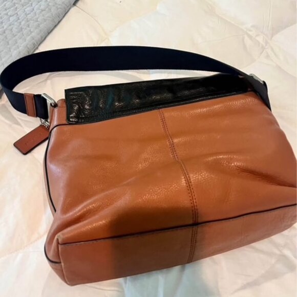 Coach Messenger Crossbody Bag - Picture 3 of 4